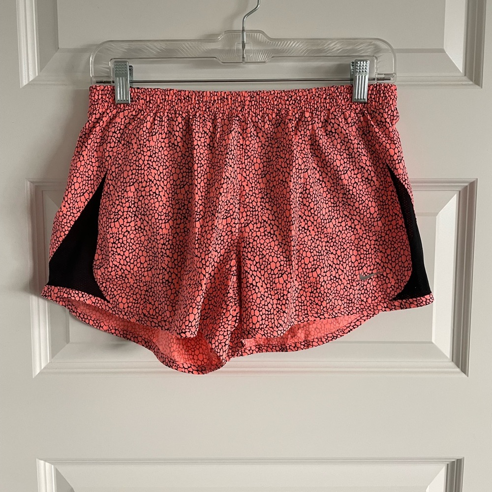Womens nike shorts size medium